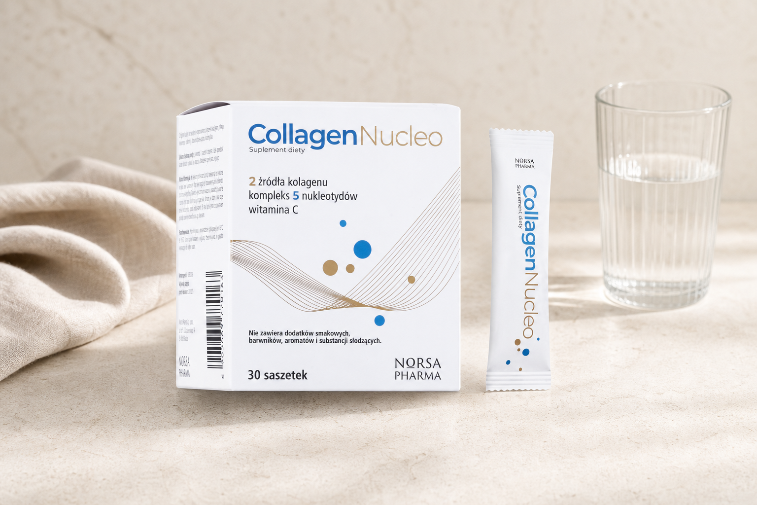 Collagen Nucleo NORSA PHARMA 30 saszetek obok saszetki i szklanki wody